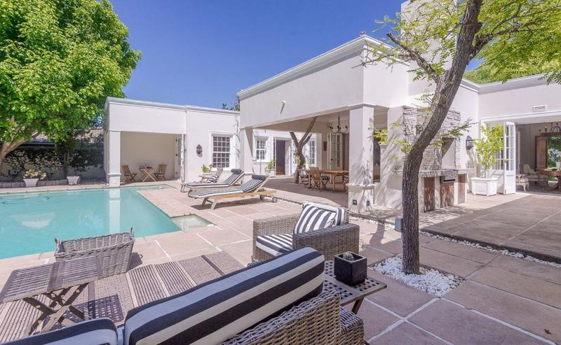 5 Bedroom Property for Sale in Constantia Upper Western Cape